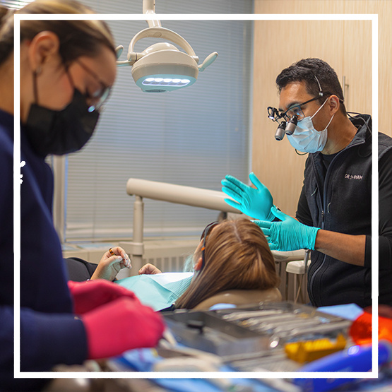 Illustration of a mouth with an uneven gumline